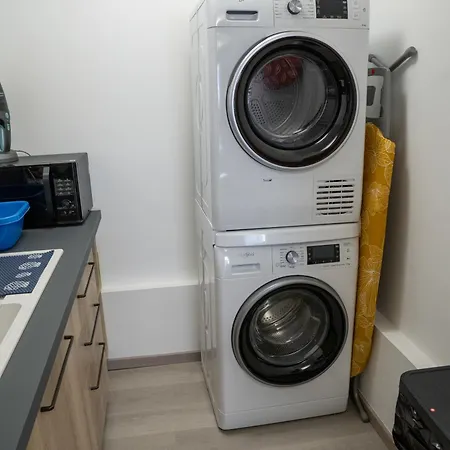 T2! 3 Ou 4 Personnes Centre Neuf Avec Garage *